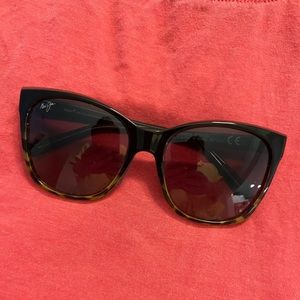 LIGHTLY WORN MAUI JIM MAUI POLARIZED SUNGLASSES
